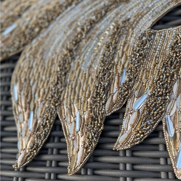 Kim Seybert Gold Leaf Swirl Table Runner - NWT - Picture 11 of 14